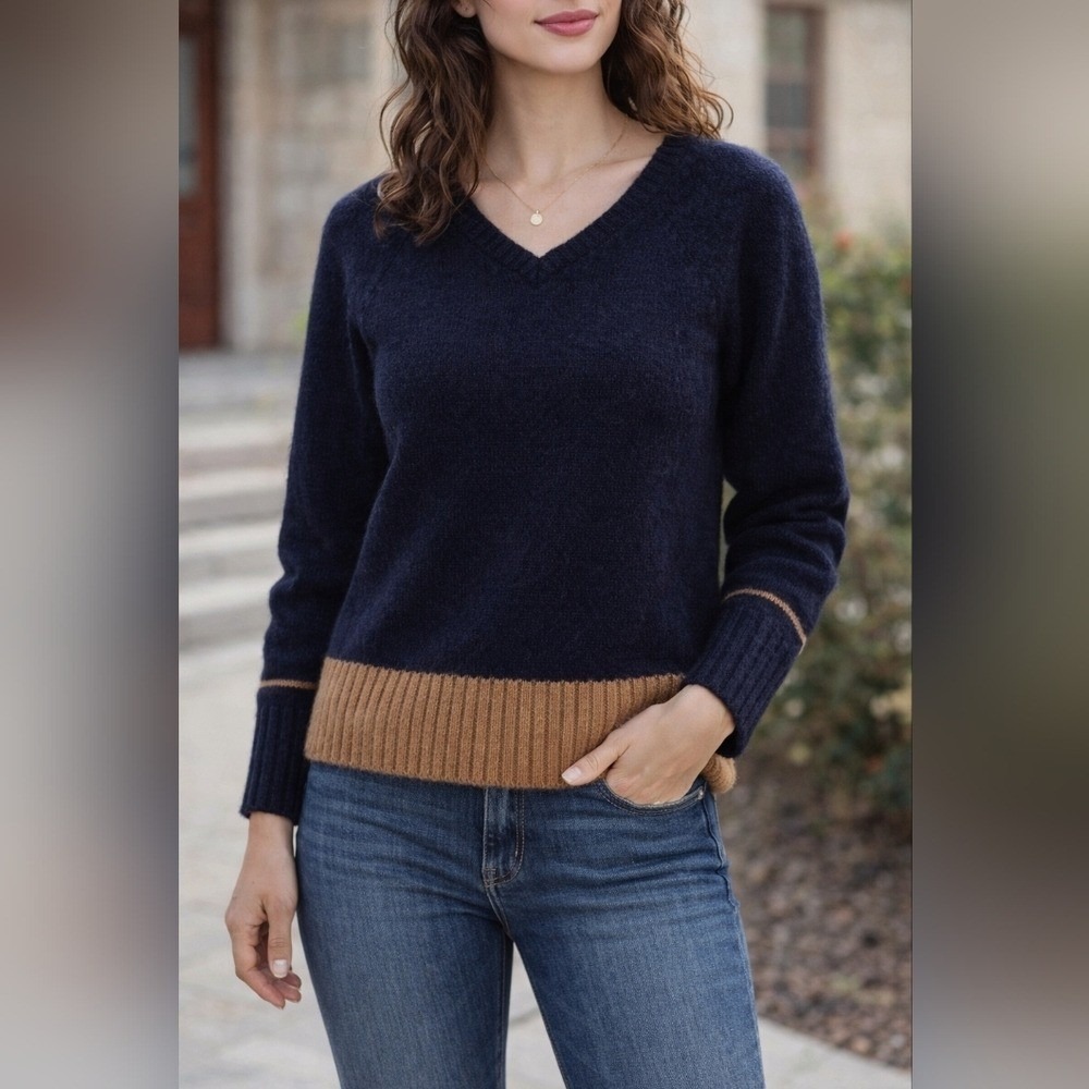 Burton Wool Knit Blend Sweater Women L Navy Camel Cozy Elevated Minimalist Layer